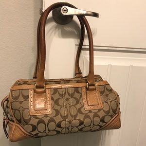 Coach Signature C shoulder purse